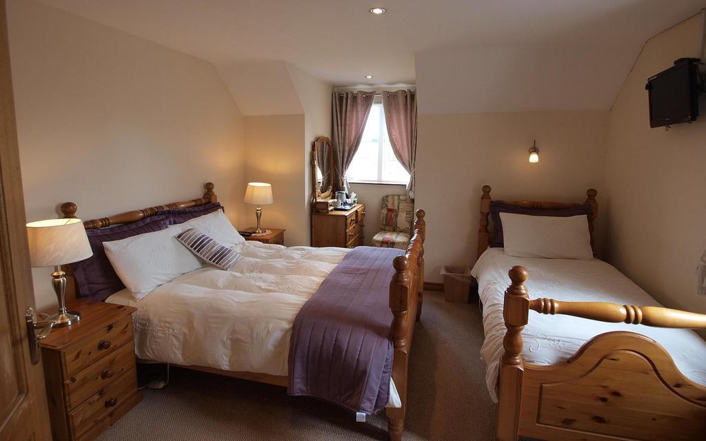Glencove Bed & Breakfast เอนนิส ภายนอก รูปภาพ