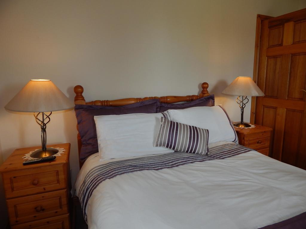 Glencove Bed & Breakfast เอนนิส ภายนอก รูปภาพ
