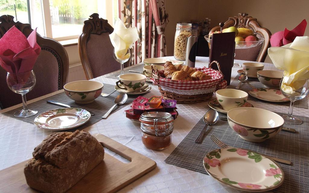 Glencove Bed & Breakfast เอนนิส ภายนอก รูปภาพ