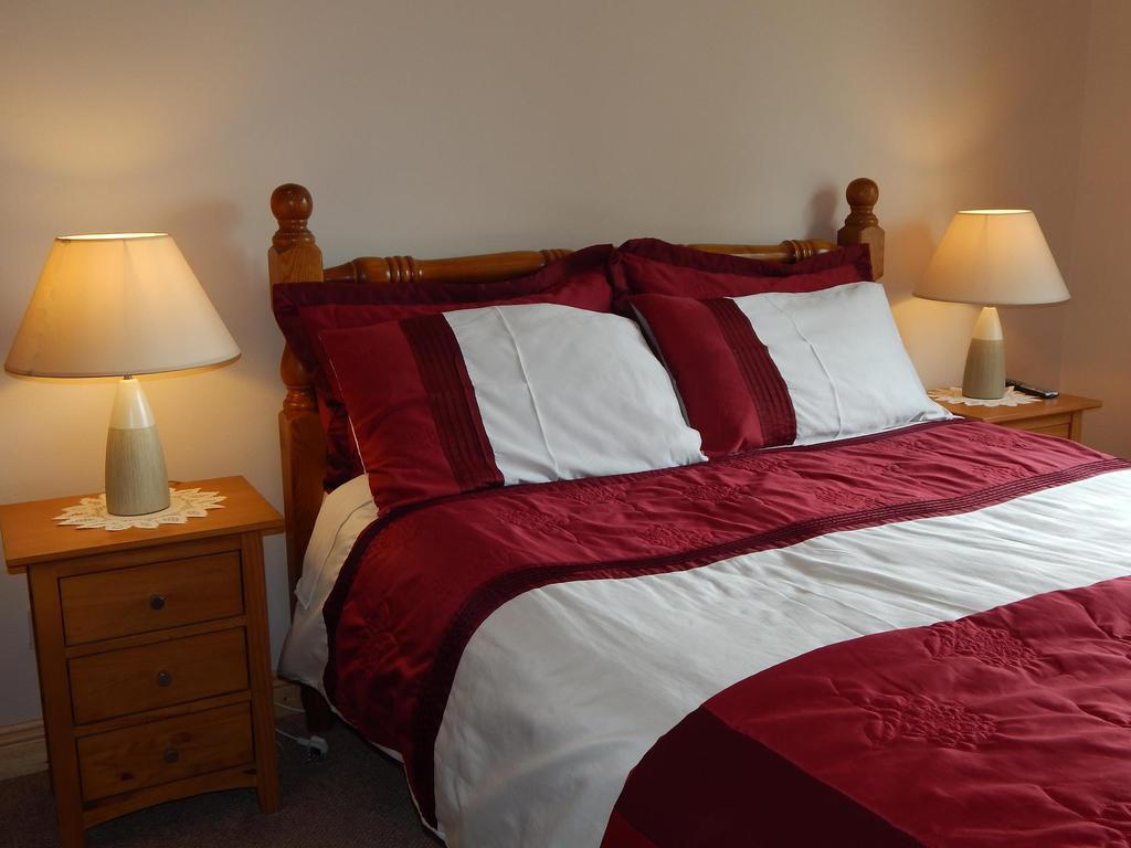 Glencove Bed & Breakfast เอนนิส ภายนอก รูปภาพ